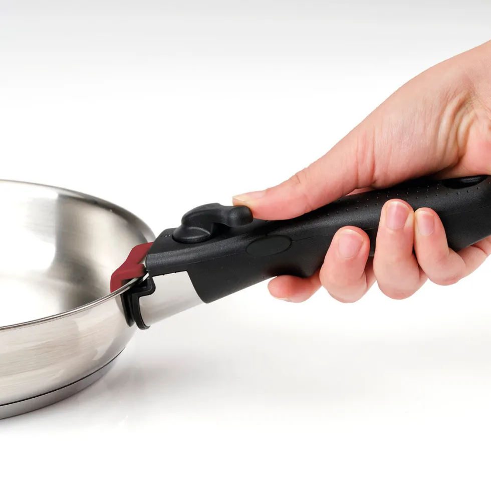 batterie_de_cuisine__pice_3-3.webp Batterie de cuisine 6 pièces en acier inoxydable*Brandt Outlet