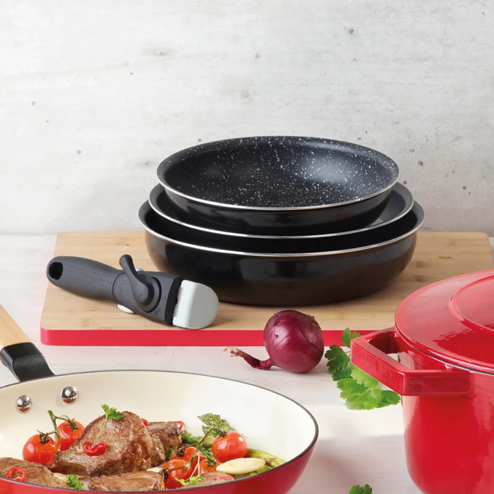 batterie_de_cuisine__pice_5.webp Batterie de cuisine 4 pièces - aluminium - Ø 20/24/28 cm*Brandt Clearance
