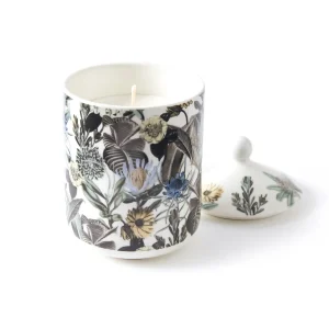 Bougie parfumée en pot de porcelaine - Garden Bleu clair - Jasmin u0026 Ylang - durée de combustion 65h - 315 g*CXLbyChristianLacroix Fashion