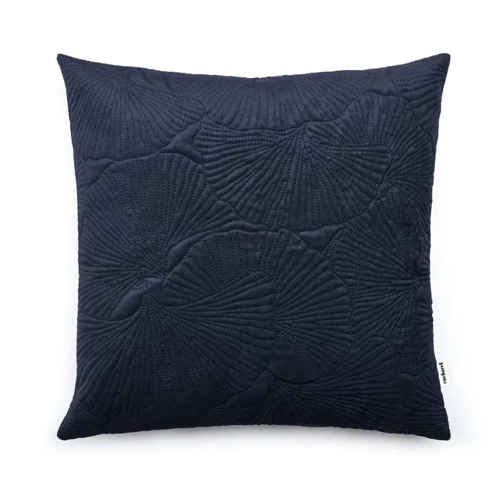coussin_fleur_emboss__ble_0.webp Coussin fleur embossé Bleu foncé*Cacharel Discount