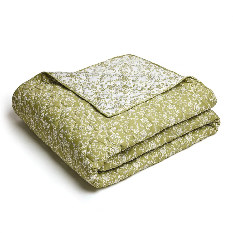 couvrelit_en__satin_de_co_0-6.webp Couvre-lit en 100% satin de coton - dessin : Fleurs Vert - 180 x 220 cm*Chevignon Best