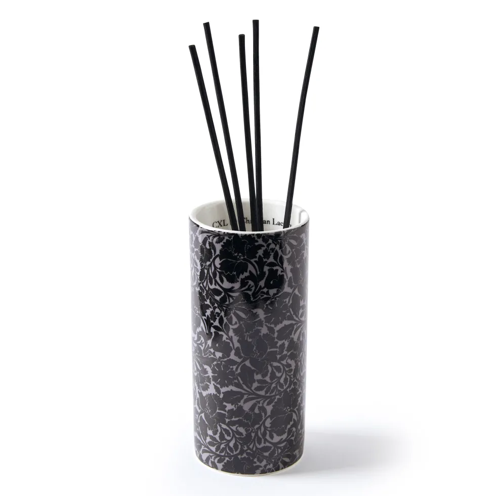diffuseur_en_porcelaine___0-6.webp Diffuseur en porcelaine - Arabesque Noir - Cèdre blanc - 100 ml*CXLbyChristianLacroix Hot