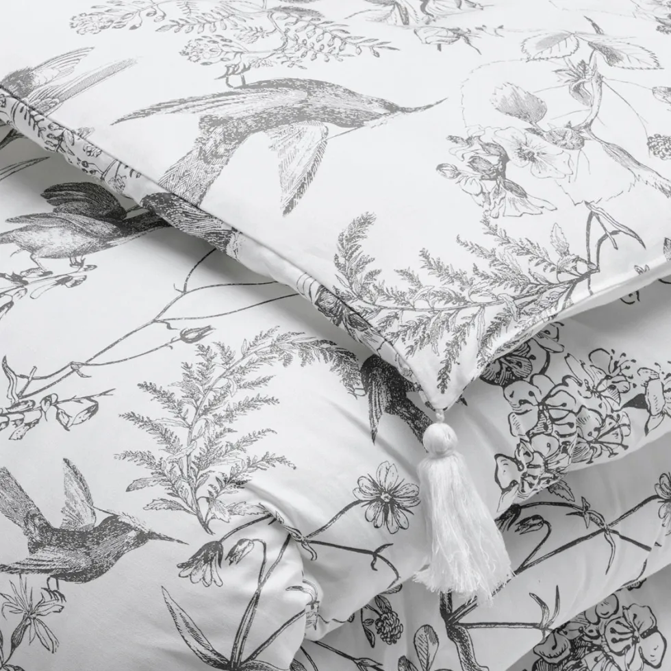 dredon_avec_glands_colibr_1.webp Édredon avec glands Colibri floral Noir gris - 140 x 200 cm*Maison Héritage Outlet