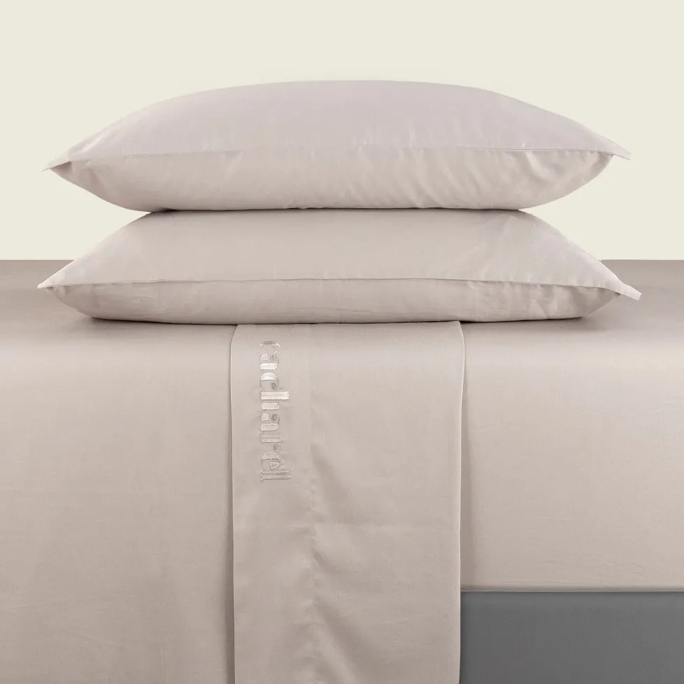 ensemble_de_draps__drapho_1-29.webp Ensemble de draps : drap-housse, drap plat, taie(s) d'oreiller en satin de coton - Uni Taupe*Cacharel New