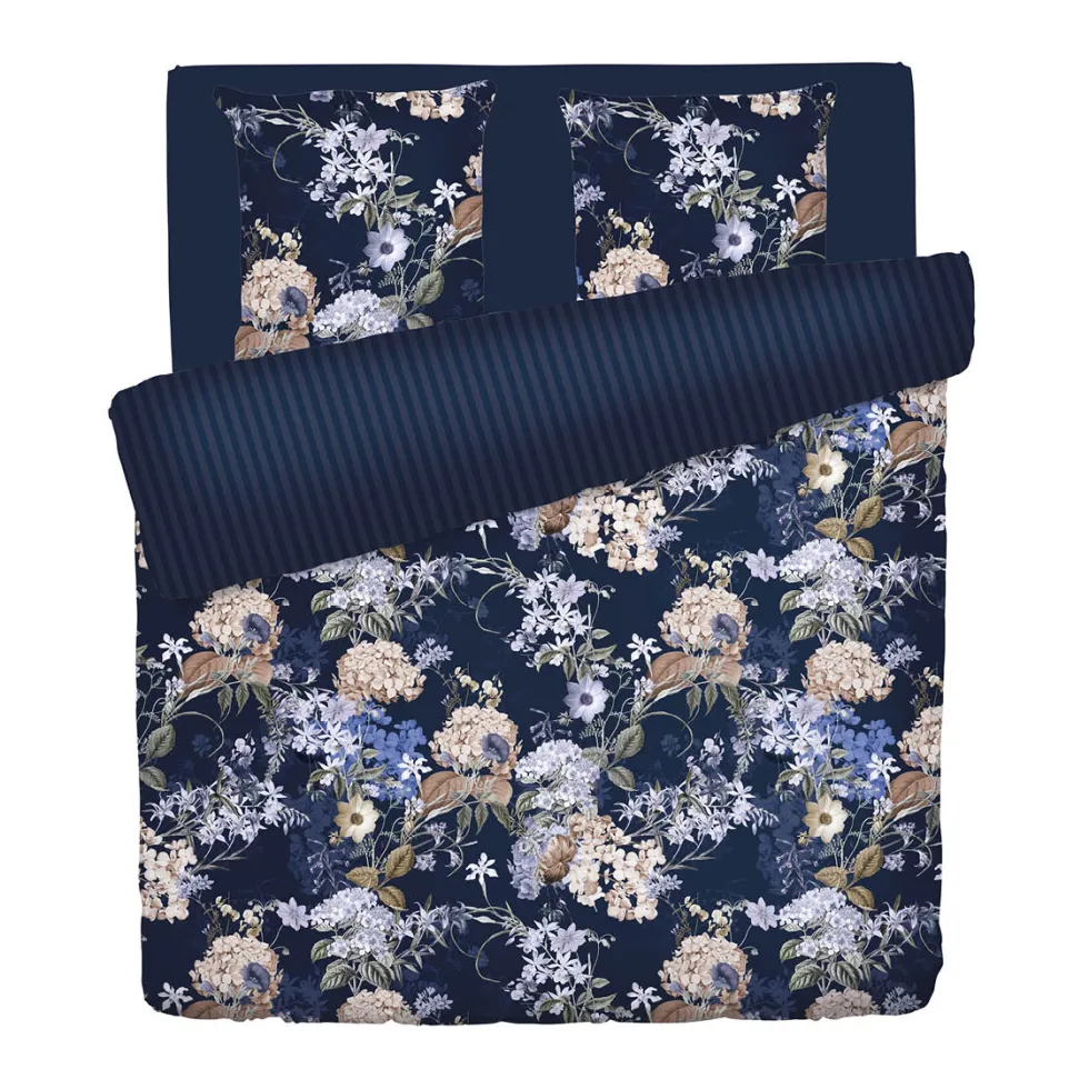 housse_de_couette__taies__1-130.webp Housse de couette + taie(s) satin de coton - Bouquet d'hortensias bleu foncé*Cacharel Clearance