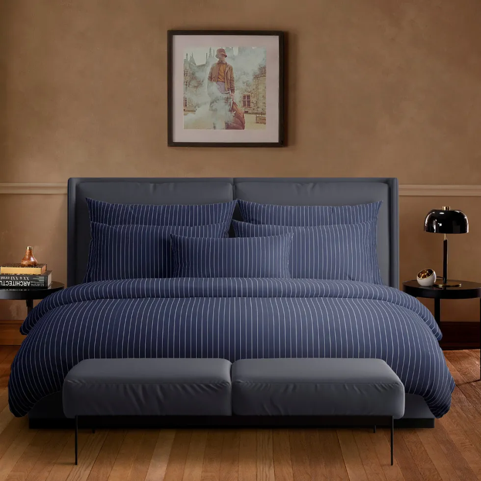 housse_de_couette__taies__2-118.webp Housse de couette + taie(s) satin de coton - Rayures classiques bleu foncé*Chevignon Hot