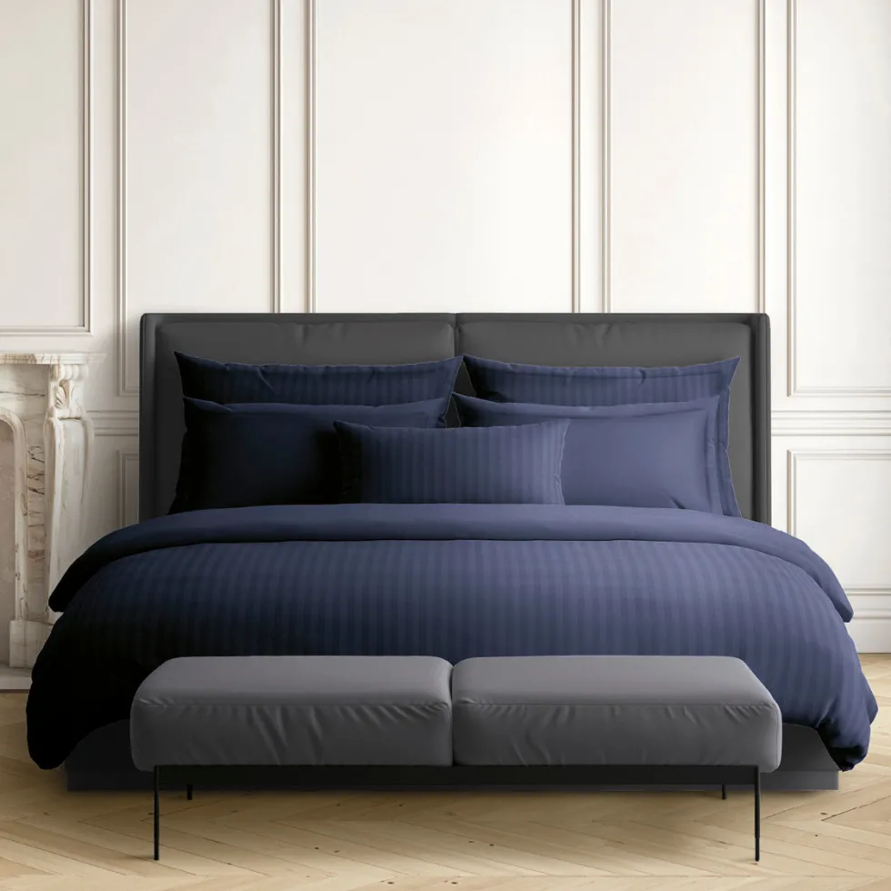 housse_de_couette__taies__2-126.webp Housse de couette + taie(s) satin de coton - Jacquard tissé - rayure bleu foncé*Ines by Ines de la Fressange Best