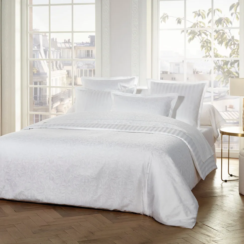 housse_de_couette__taies__2-137.webp Housse de couette + taie(s) d'oreiller satin de coton - tissé Jacquard - Baroque blanc*Maison Héritage Discount