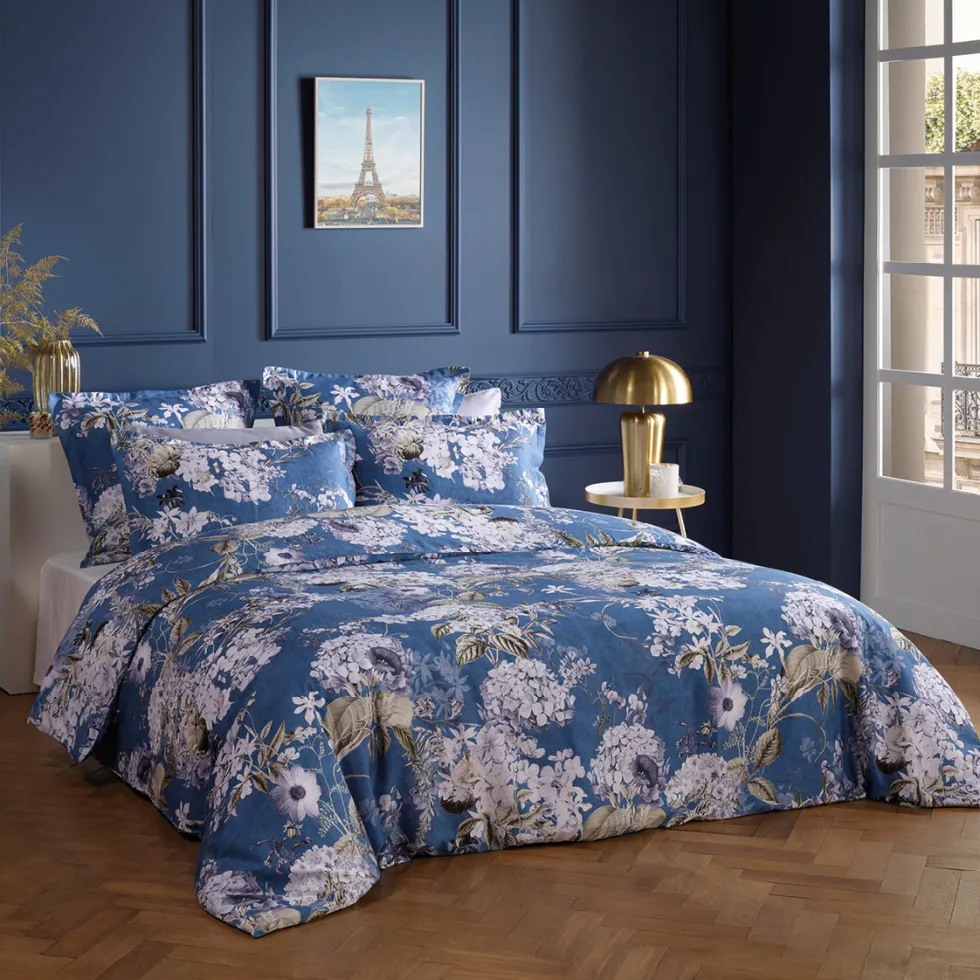 housse_de_couette__taies__2-199.webp Housse de couette + taie(s) d'oreiller satin de coton - Hortensia Bleu*Maison Héritage Hot