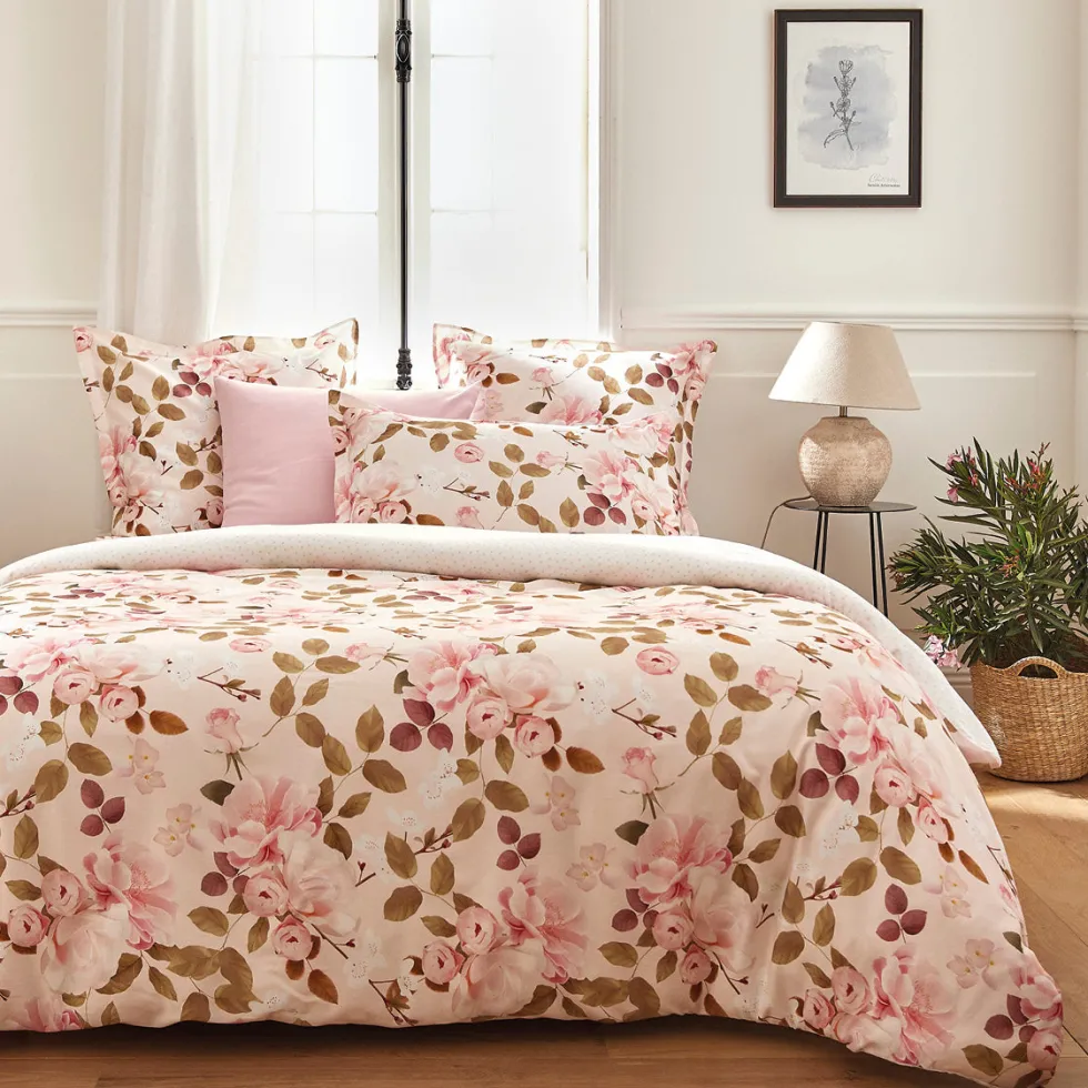 housse_de_couette__taies__2-23.webp Housse de couette + taie(s) d'oreiller satin de coton - Cerisier des Collines Rose*Cacharel Online