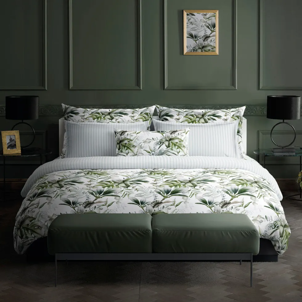 housse_de_couette__taies__2-230.webp Housse de couette + taie(s) d'oreiller satin de coton - Jardin Exotique blanc*Maison Héritage Online