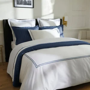 Housse de couette + taie(s) d'oreiller satin de coton Saint-Tropez Bleu foncé / Blanc*Chevignon Fashion