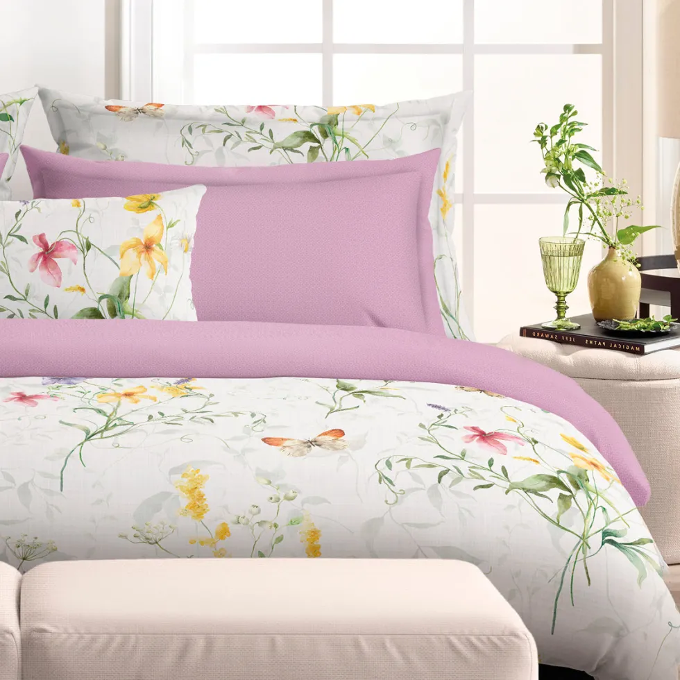 housse_de_couette__taies__2-87.webp Housse de couette + taie(s) satin de coton - Prairie de fleurs sauvages Blanc*Cacharel Fashion