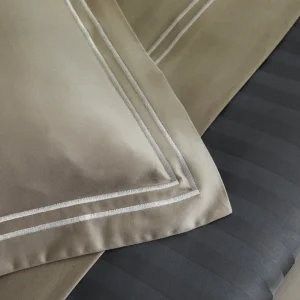 Housse de couette + taie(s) d'oreiller satin de coton - Saint-Tropez Blanc / Taupe*Chevignon Outlet