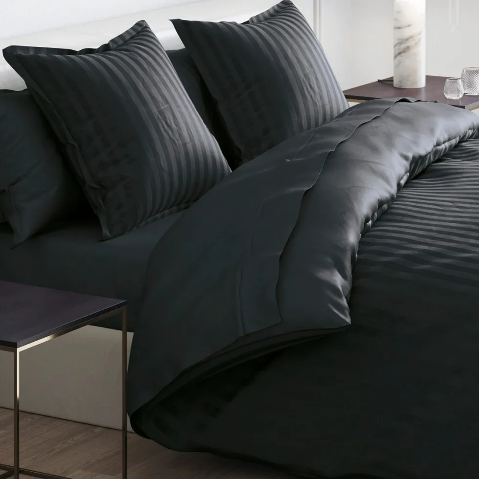 housse_de_couette__taies__3-152.webp Housse de couette + taie(s) d'oreiller satin de coton - rayure tissé jacquard Noir*Cacharel Sale