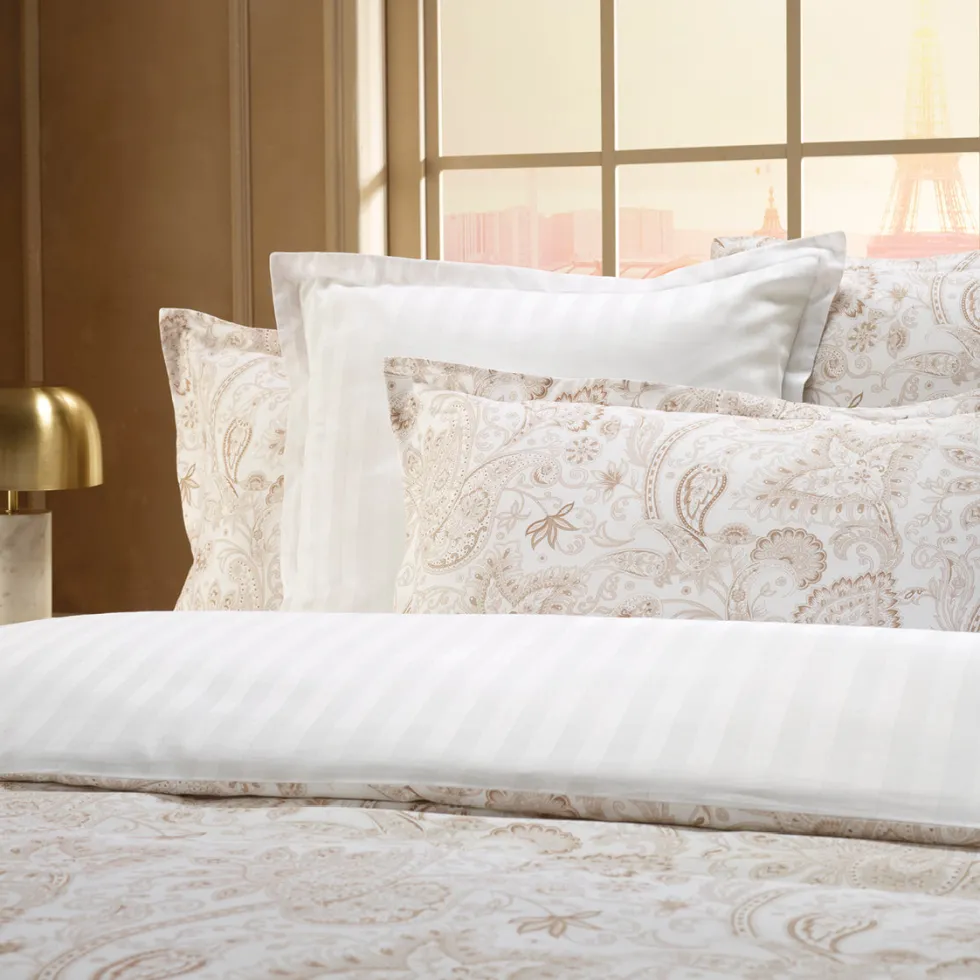 housse_de_couette__taies__3-189.webp Housse de couette + taie(s) d'oreiller satin de coton - Paisley Taupe*Chevignon Outlet
