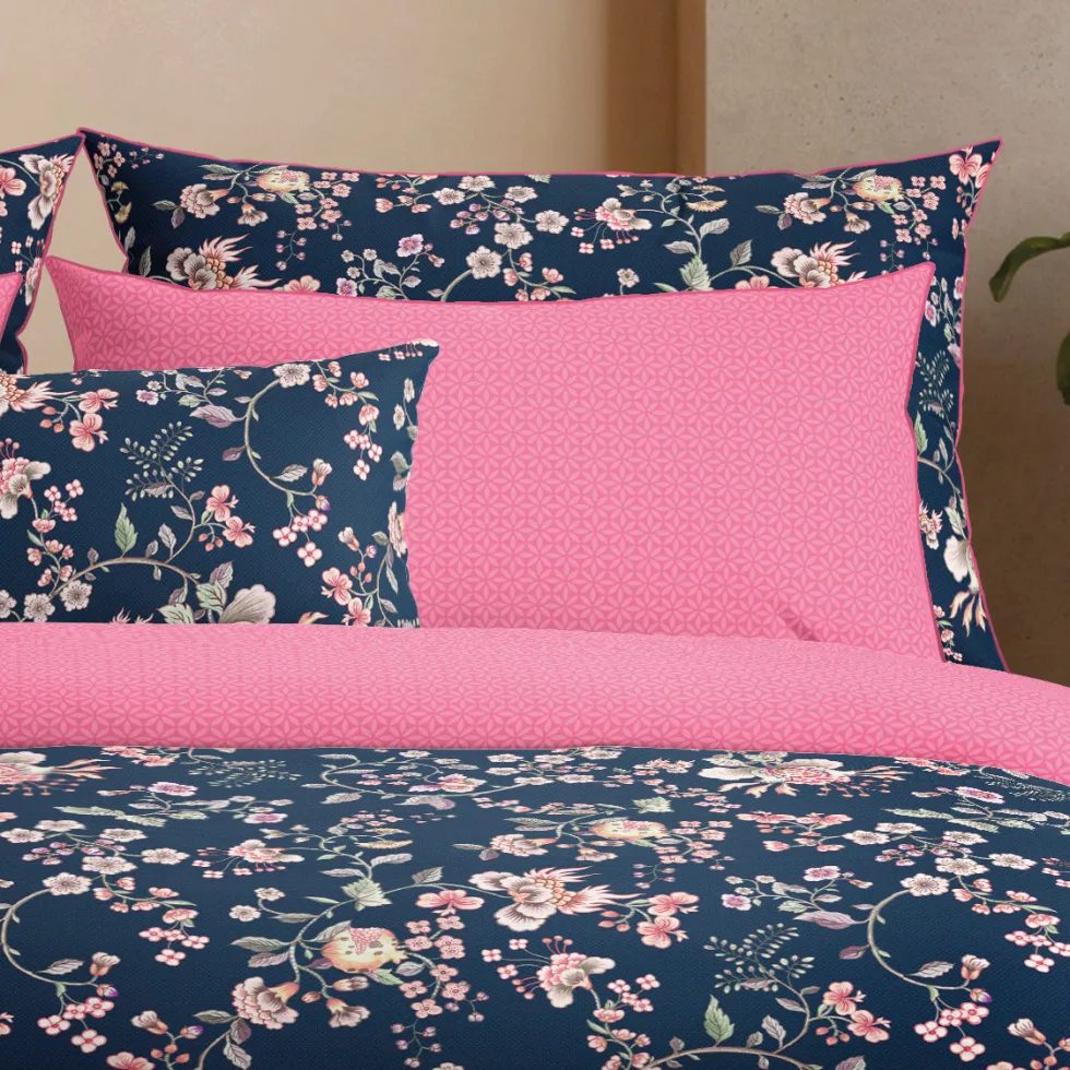 housse_de_couette__taies__3-49.webp Housse de couette + taie(s) d'oreiller satin de coton - Jardin secret Bleu foncé / Rose*Cacharel Clearance