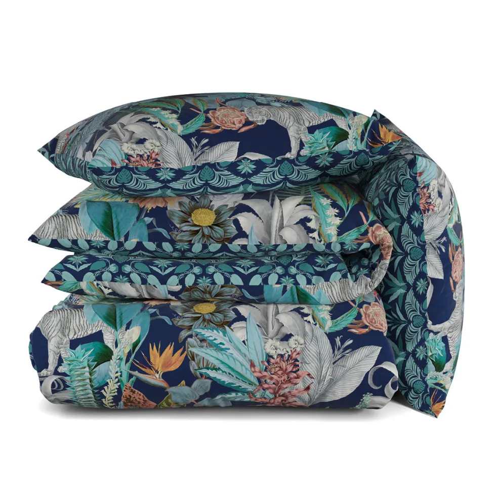 housse_de_couette_satin_d_2-19.webp Housse de couette satin de coton - Zanzibar Bleu*CXLbyChristianLacroix Best