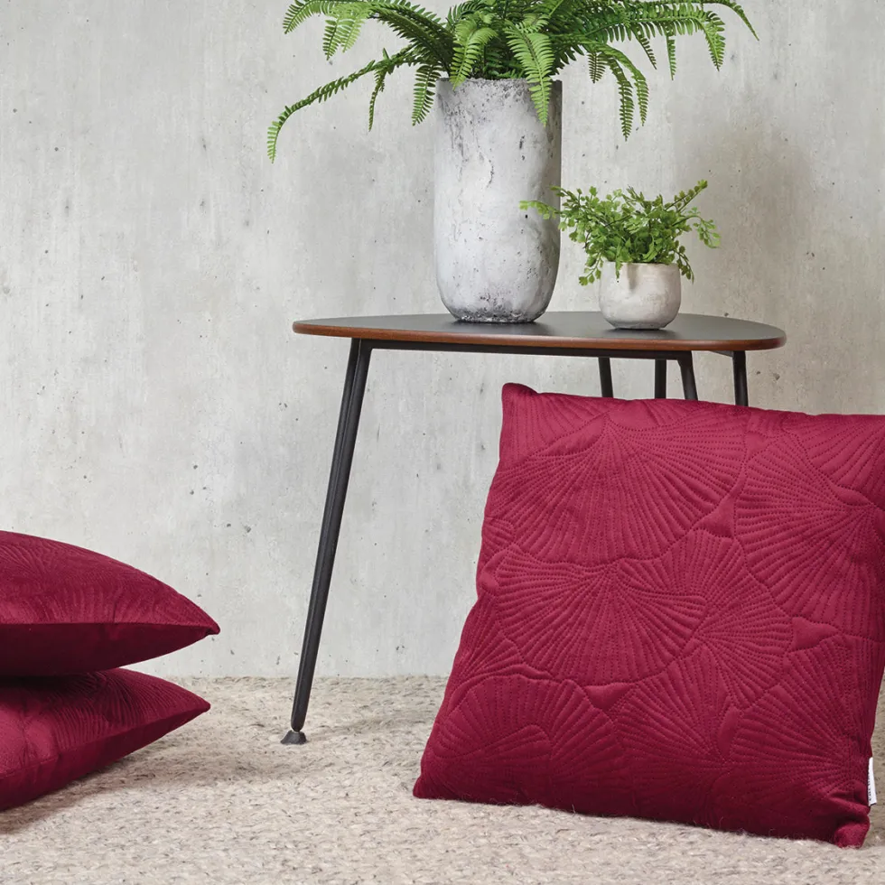 housse_de_coussin__fleur__2.webp Housse de coussin - fleur ciselé Bordeaux*Cacharel Clearance