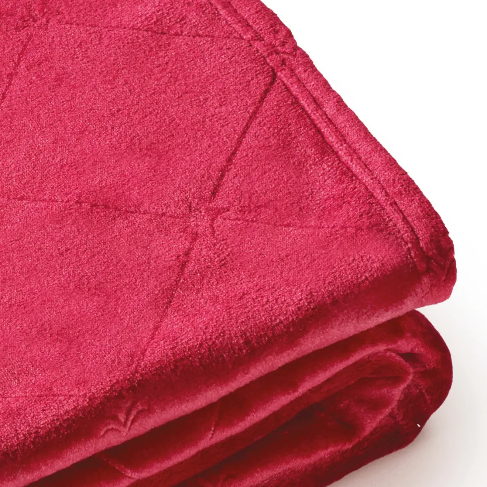 maxi_plaidcouvrelit_dessi_2-29.webp Maxi plaid/couvre-lit dessin : Diamond Bordeaux - 180 x 220 cm*Ines by Ines de la Fressange Best