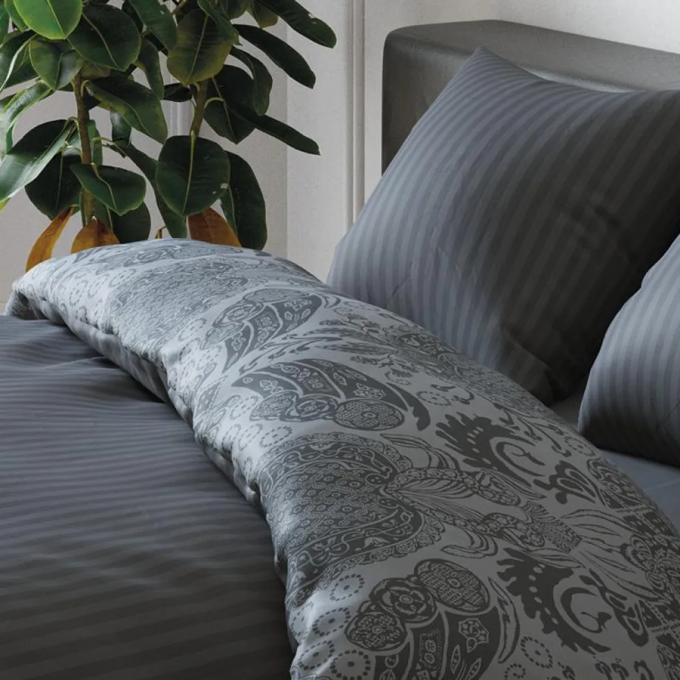 parure__housse_de_couette_0-2.webp PARURE - Housse de couette + 2 taies - Arles Gris Foncé rayé*CXLbyChristianLacroix Online