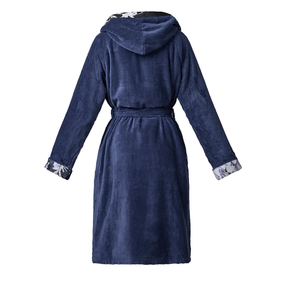 peignoir_avec_capuche__ho_1.webp Peignoir avec capuche - Hortensia Bleu foncé*Maison Héritage Online