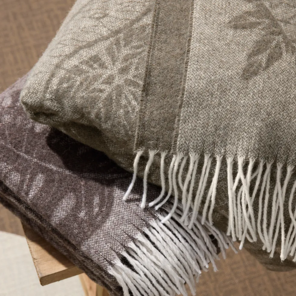 plaid_tiss_araari_marron__2.webp Plaid tissé Araçari Marron - 130 x 180 cm*Chevignon New
