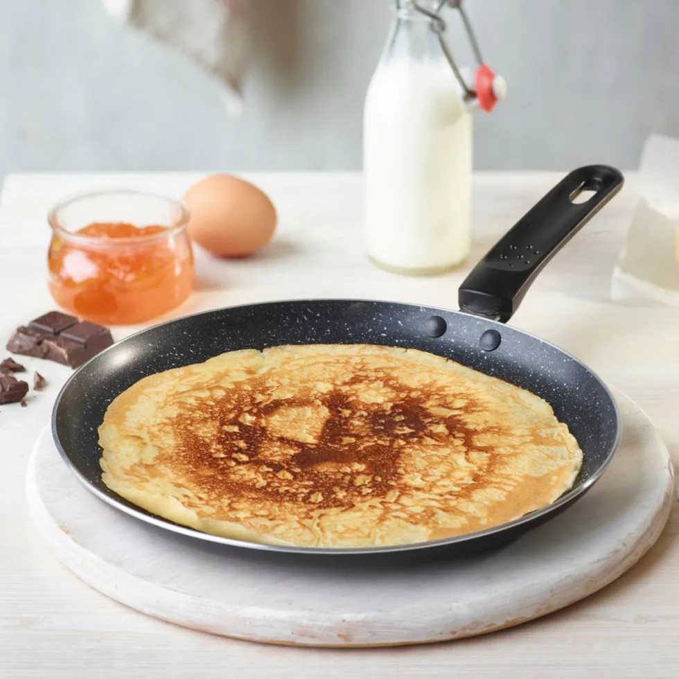 pole__crpes_avec_revtemen_1-1.webp Poêle à crêpes avec revêtement anti-adhésif - Noir*Sauter Clearance