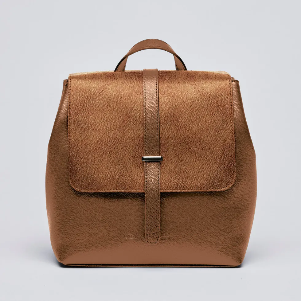 sac__dos_foch_en_cuir_de__2-1.webp Sac à dos Foch en cuir de veau italien et Suede*CXLbyChristianLacroix Discount