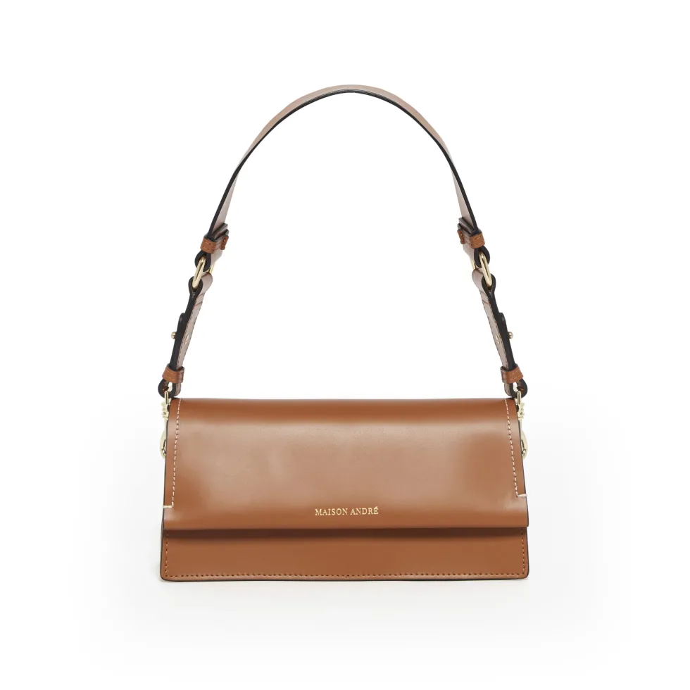 sac_bandoulire_en_cuir__o_1.webp Sac bandoulière en cuir - Odeon*Maison André Discount