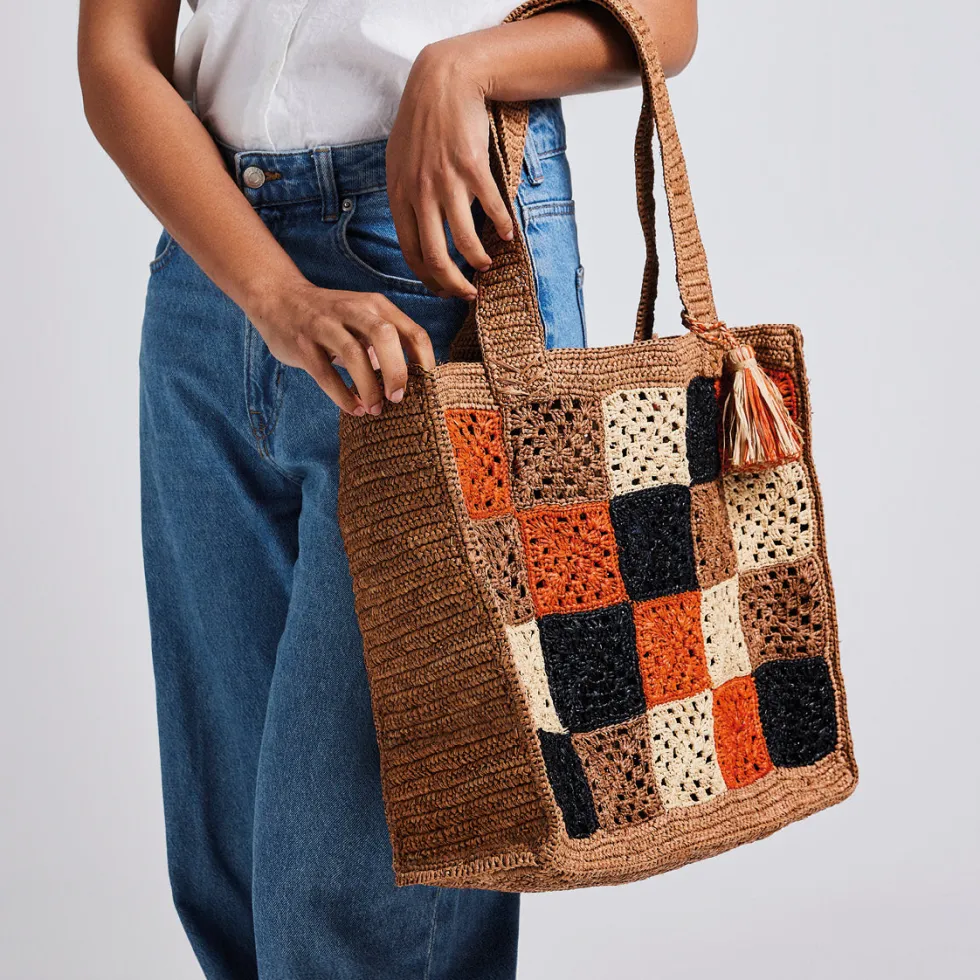 sac_cabas_amandine_en_rap_5.webp Sac cabas Amandine en raphia confectionné à la main*CXLbyChristianLacroix Outlet