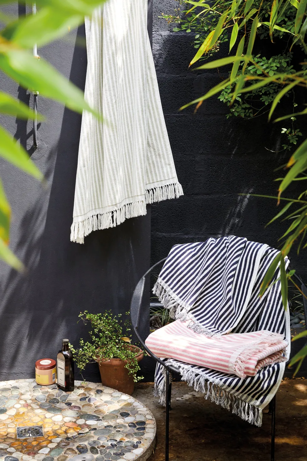 serviette_de_plage__rayur_1-2.webp Serviette de plage à rayures en 100% coton - ultra douce et absorbante - Baléares Vert - 90 x 180 cm*Maison Héritage Fashion