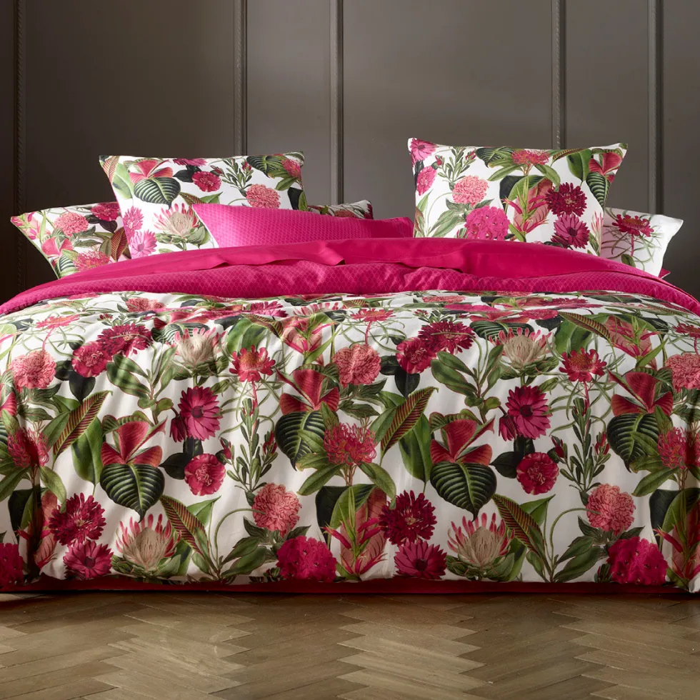 taie_doreiller_satin_de_c_1-11.webp Taie d'oreiller satin de coton - Garden Fuchsia*CXLbyChristianLacroix Clearance