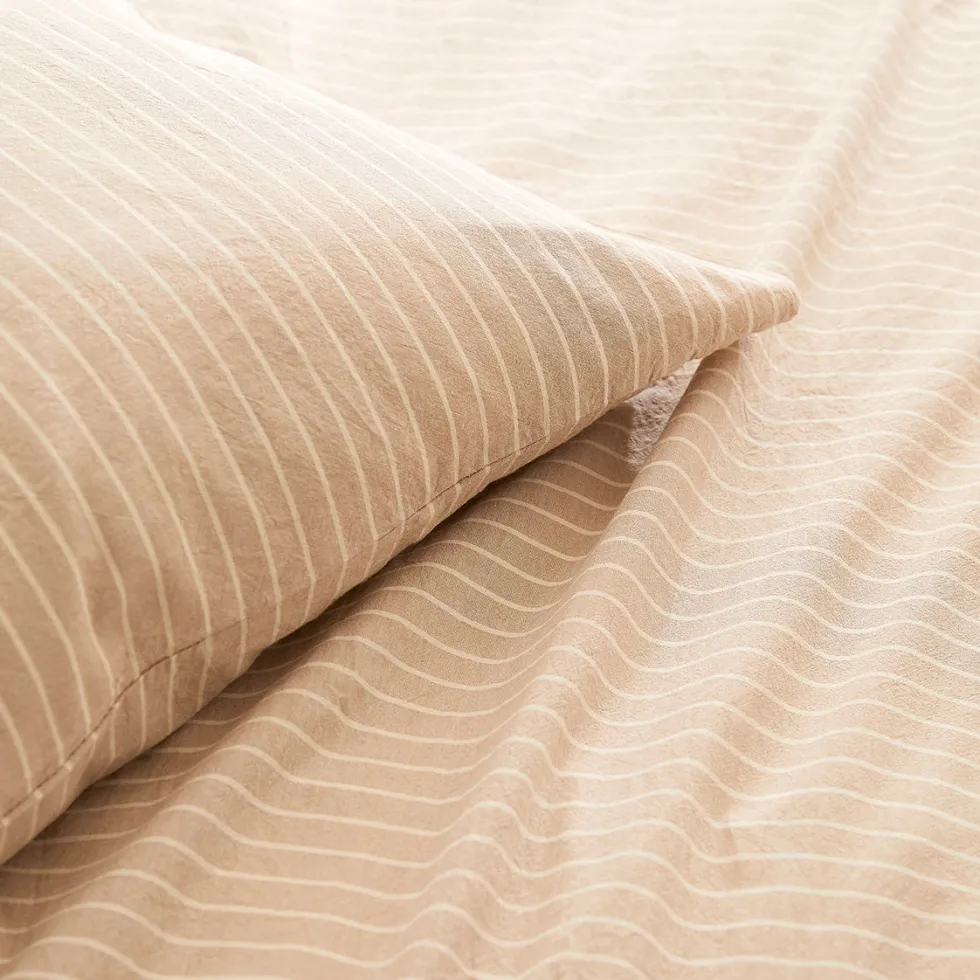 taies_doreiller_coton__ti_3.webp Taie(s) d'oreiller coton tissé teint - Achile Taupe*Chevignon Sale