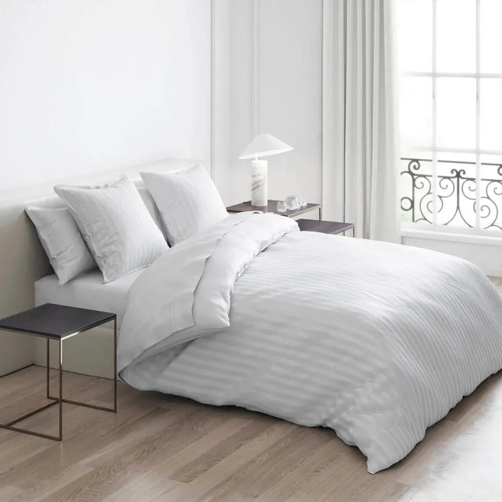 taies_doreiller_satin_de__1-166.webp Taie(s) d'oreiller satin de coton rayure tissé jacquard - Blanc*Cacharel Online