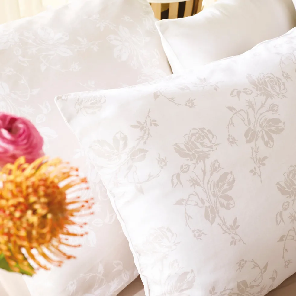 taies_doreiller_satin_de__2-156.webp Taie(s) d'oreiller satin de coton - Roses Taupe / Blanc*Cacharel Hot