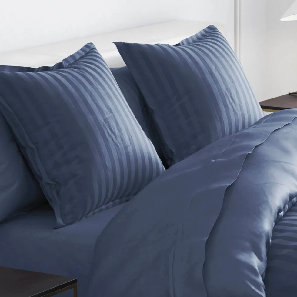 taies_doreiller_satin_de__2-162.webp Taie(s) d'oreiller satin de coton rayure tissé jacquard - Bleu*Cacharel Fashion