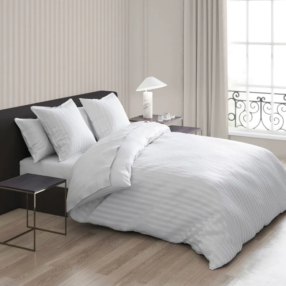 taies_doreiller_satin_de__3-7.webp Taie(s) d'oreiller satin de coton rayure tissé Jacquard - Blanc*Rodier Outlet
