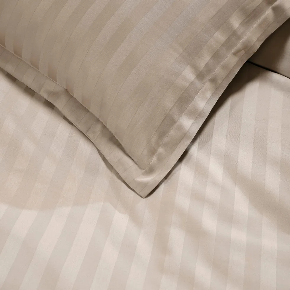 taies_doreiller_satin_de__4-140.webp Taie(s) d'oreiller satin de coton rayure tissé Jacquard - Taupe*Ines by Ines de la Fressange Hot