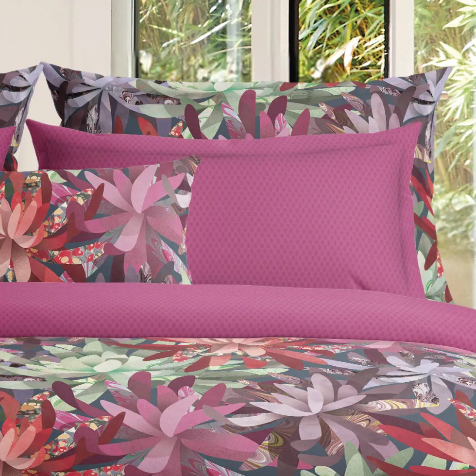 taies_doreiller_satin_de__4.webp Taie(s) d'oreiller satin de coton - Fleurs psychédéliques Fuchsia*CXLbyChristianLacroix Sale