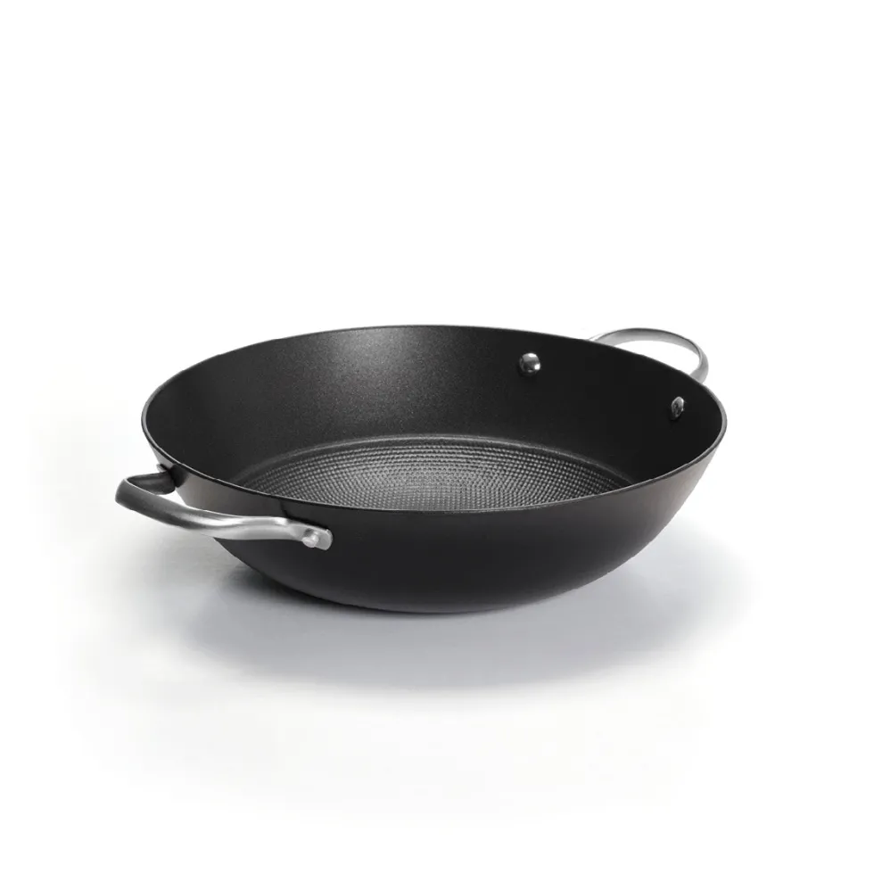 wok_en_fonte_structure_ni_1.webp Wok en fonte structure nid d'abeille 30 cm en noir*Sauter Sale